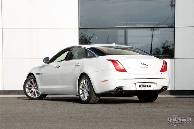 2015款 XJL 2.0T 兩驅尊享商務版