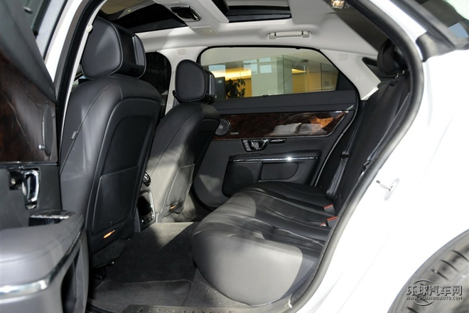 2015款 XJL 3.0 SC 兩驅全景商務版