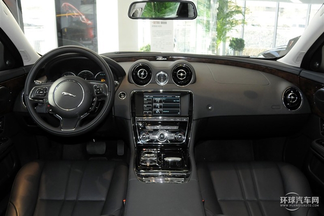 2015款 XJL 3.0 SC 兩驅全景商務版