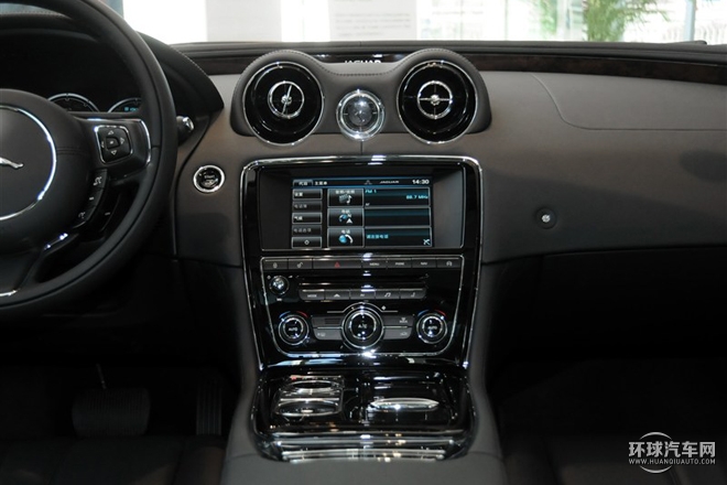 2015款 XJL 3.0 SC 兩驅(qū)全景商務版