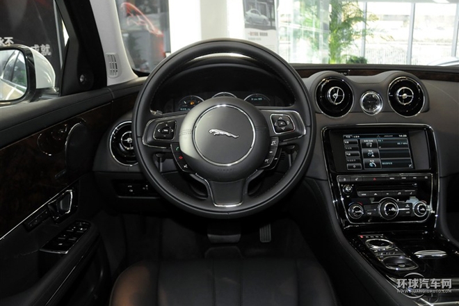 2015款 XJL 3.0 SC 兩驅(qū)全景商務(wù)版