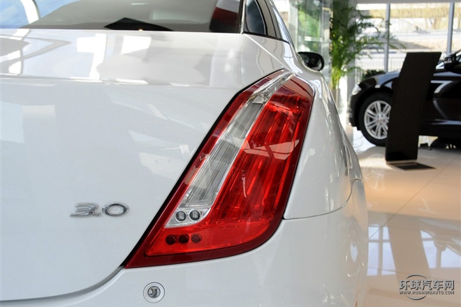 2015款 XJL 3.0 SC 兩驅(qū)全景商務(wù)版