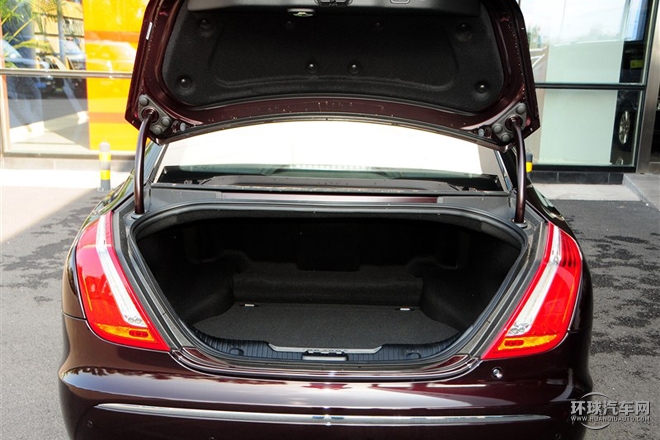 2015款 XJL 3.0 SC 四驅全景商務版