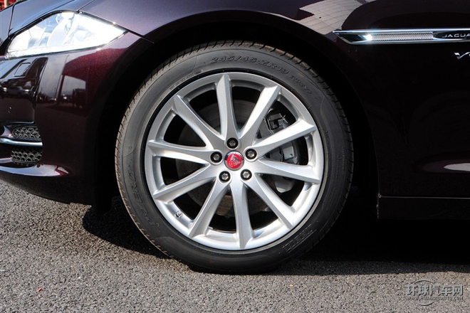 2015款 XJL 3.0 SC 四驅(qū)全景商務版