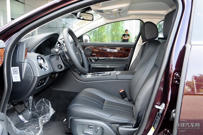 2015款 XJL 3.0 SC 四驅全景商務版