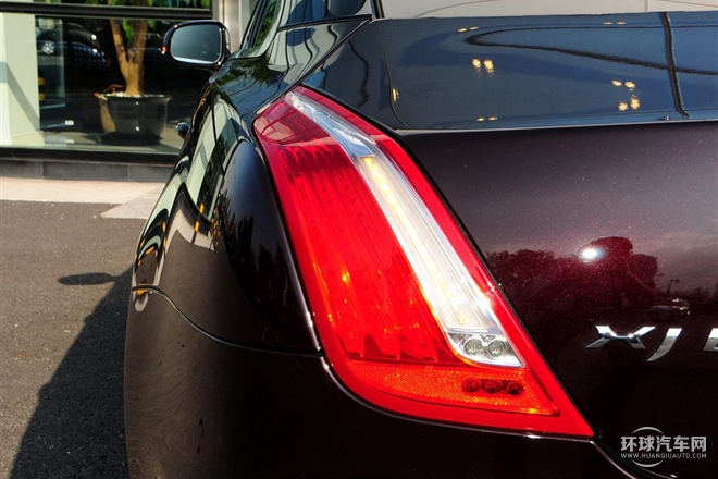 2015款 XJL 3.0 SC 四驅(qū)全景商務(wù)版