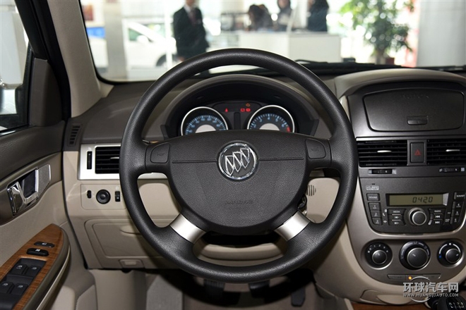 2015款 1.5L 手動經典型