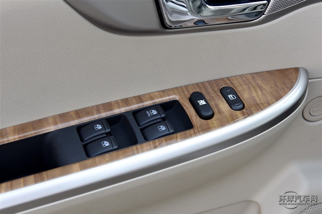 2015款 1.5L 自動經(jīng)典型