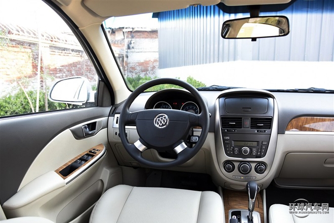 2015款 1.5L 自動經典型