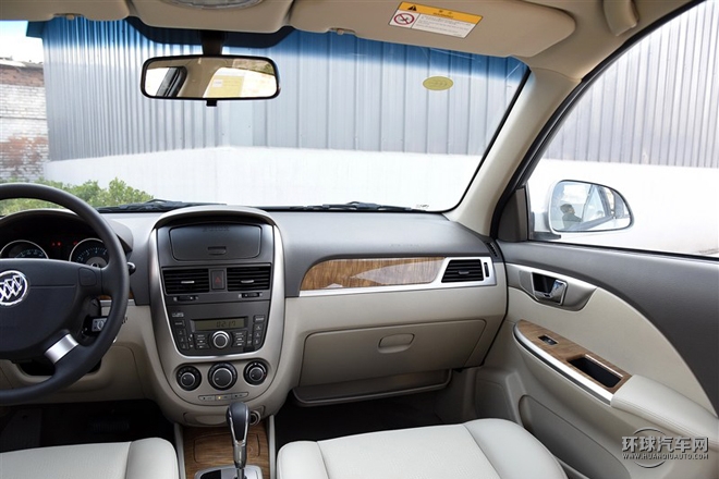 2015款 1.5L 自動經典型