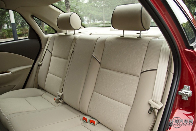 2015款 1.5L 自動尊享型