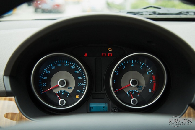 2015款 1.5L 自動(dòng)尊享型
