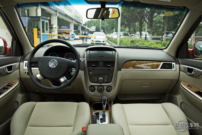 2015款 1.5L 自動尊享型