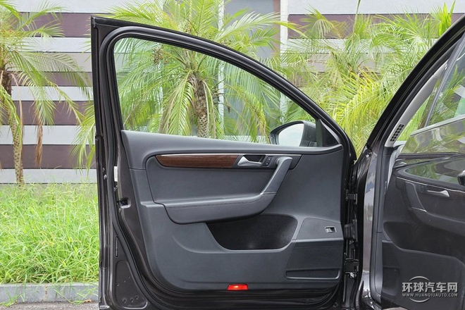 2015款 改款 1.8TSI 尊貴型