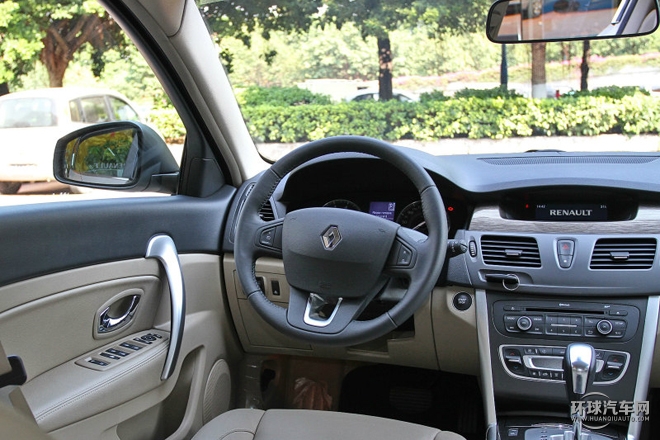 2015款 2.0L 豪華版