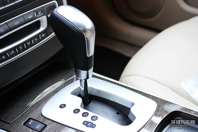 2015款 2.0L 豪華版