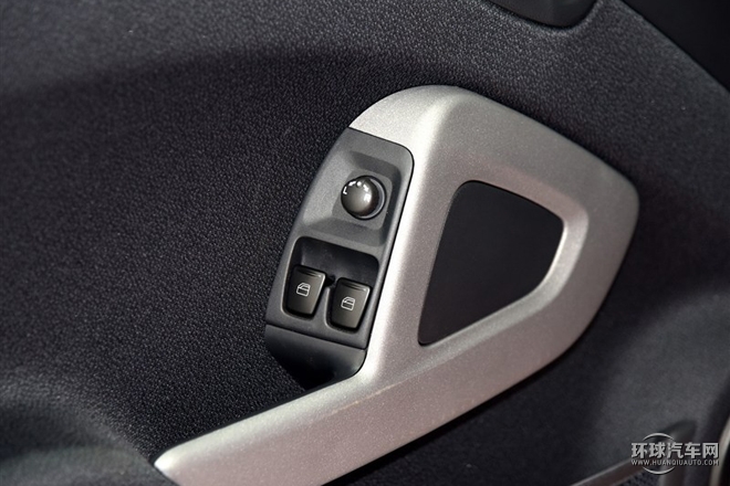 2015款 1.0 MHD 炫閃特別版