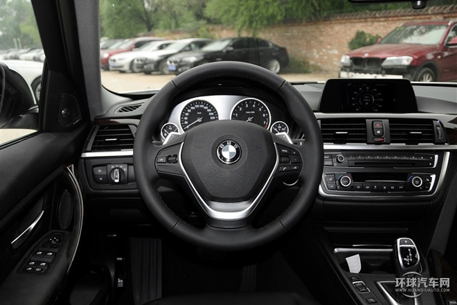 2015款 320Li 超悅版豪華設(shè)計(jì)套裝