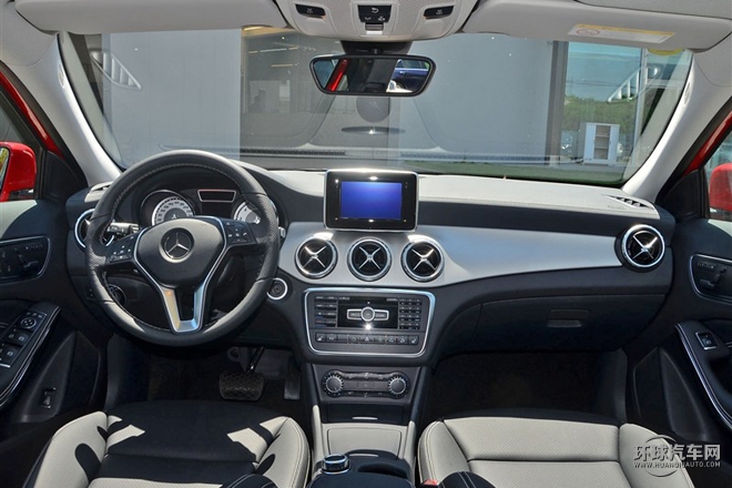 2015款 GLA 220 4MATIC 豪華型
