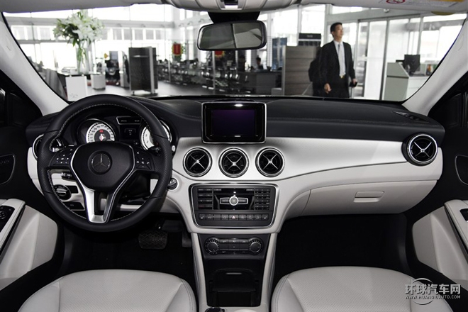 2015款 GLA 220 4MATIC 時尚型