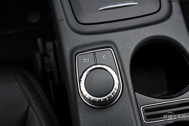 2015款 GLA 260 4MATIC 運動型