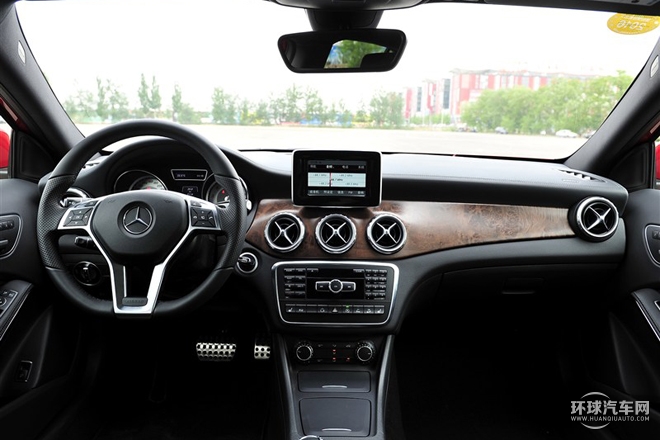 2015款 GLA 260 4MATIC 運(yùn)動(dòng)型