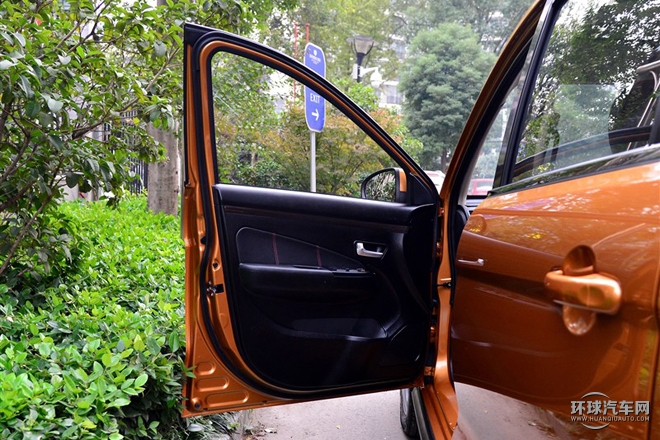 2015款 1.5L 手動豪華型 7座 國IV