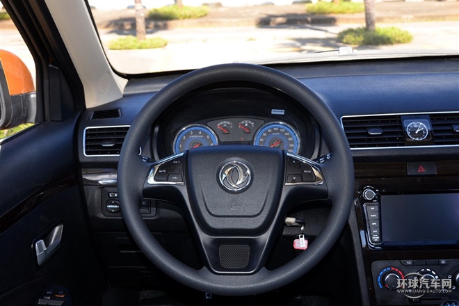 2015款 1.5L 手動豪華型 7座 國IV