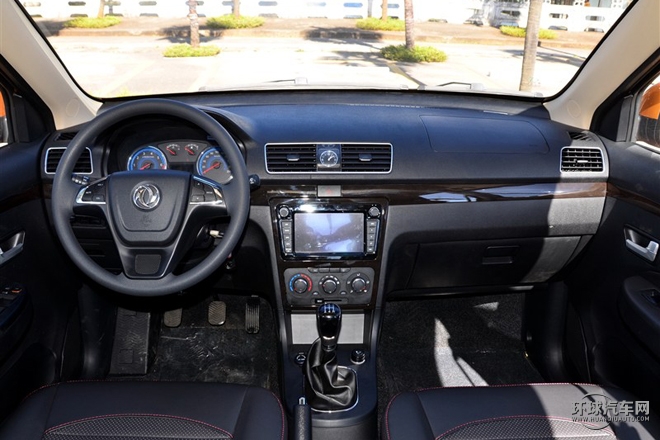 2015款 1.5L 手動(dòng)豪華型 7座 國(guó)IV