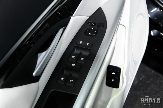 2015款 2.3T 豪華型