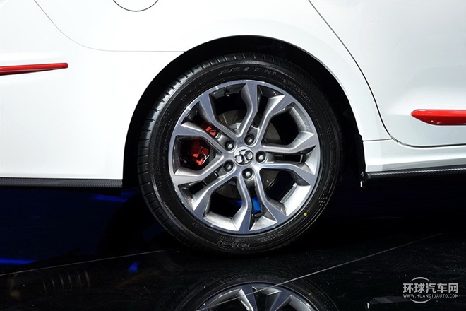 2015款 2.0T 自動豪華版