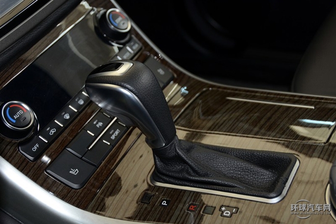 2015款 2.0T 兩驅標準型