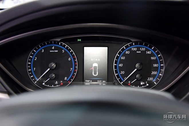 2015款 1.5T 手動睿FUN版