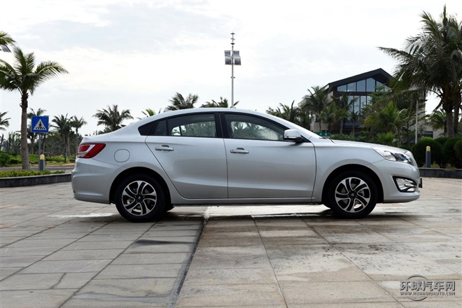 2015款 1.5T 自動行政尊尚型