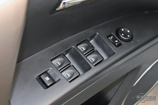 2015款 1.5T CVT馭FUN版