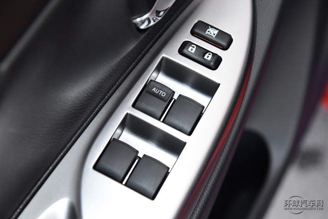 2015款 1.5G 自動(dòng)橙色限量版