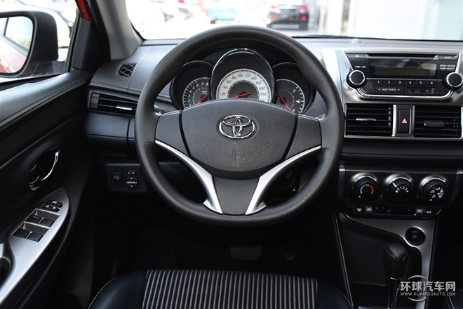 2015款 1.5G 自動橙色限量版