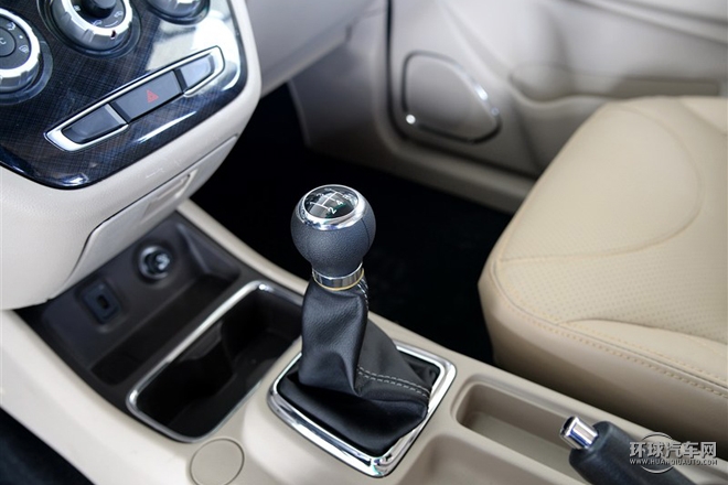 2015款 1.5L 旗艦型