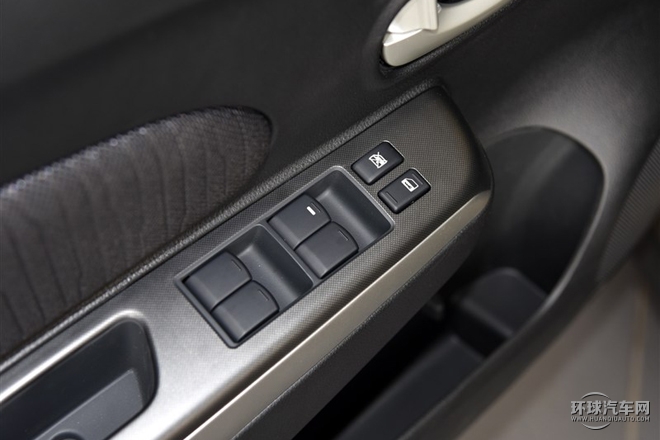 2015款 1.6L 自動豪華版