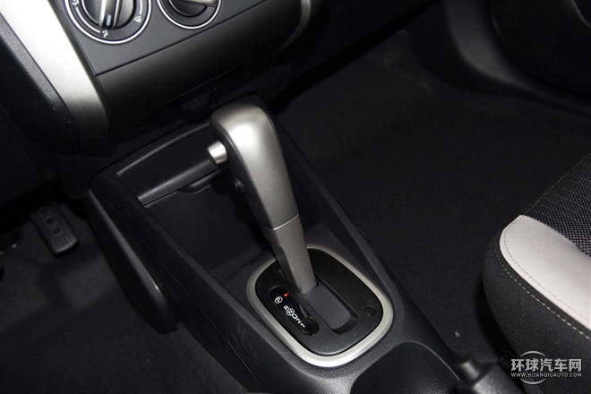 2015款 1.6L 自動(dòng)豪華版