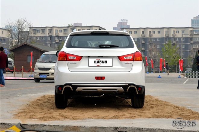 2015款 2.0L 自動兩驅精英版