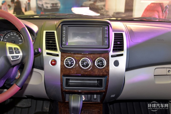 2015款 3.0L 自動(dòng)四驅(qū)旗艦版