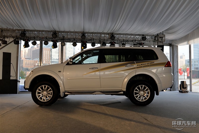 2015款 3.0L 自動四驅旗艦版