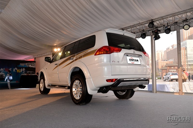 2015款 3.0L 自動四驅旗艦版