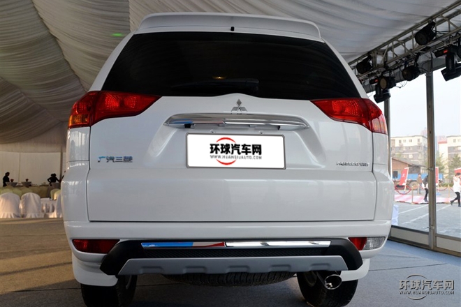 2015款 3.0L 自動四驅旗艦版