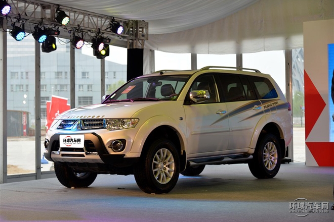 2015款 3.0L 自動四驅旗艦版