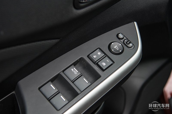 2015款 2.4L 四驅尊貴版