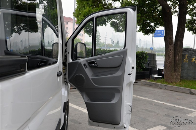 2015款 2.8T短軸商運版ISF2.8s4129P