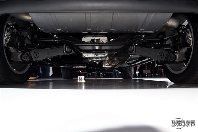 2015款 2.0T 手動四驅尊貴型