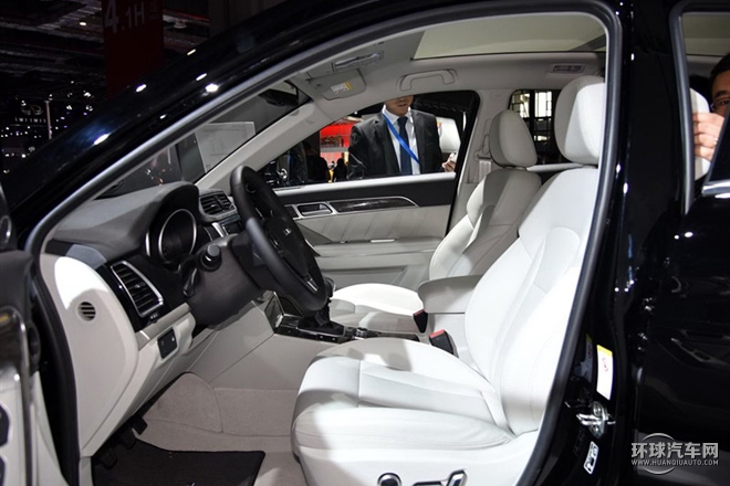 2015款 2.0T 手動四驅尊貴型